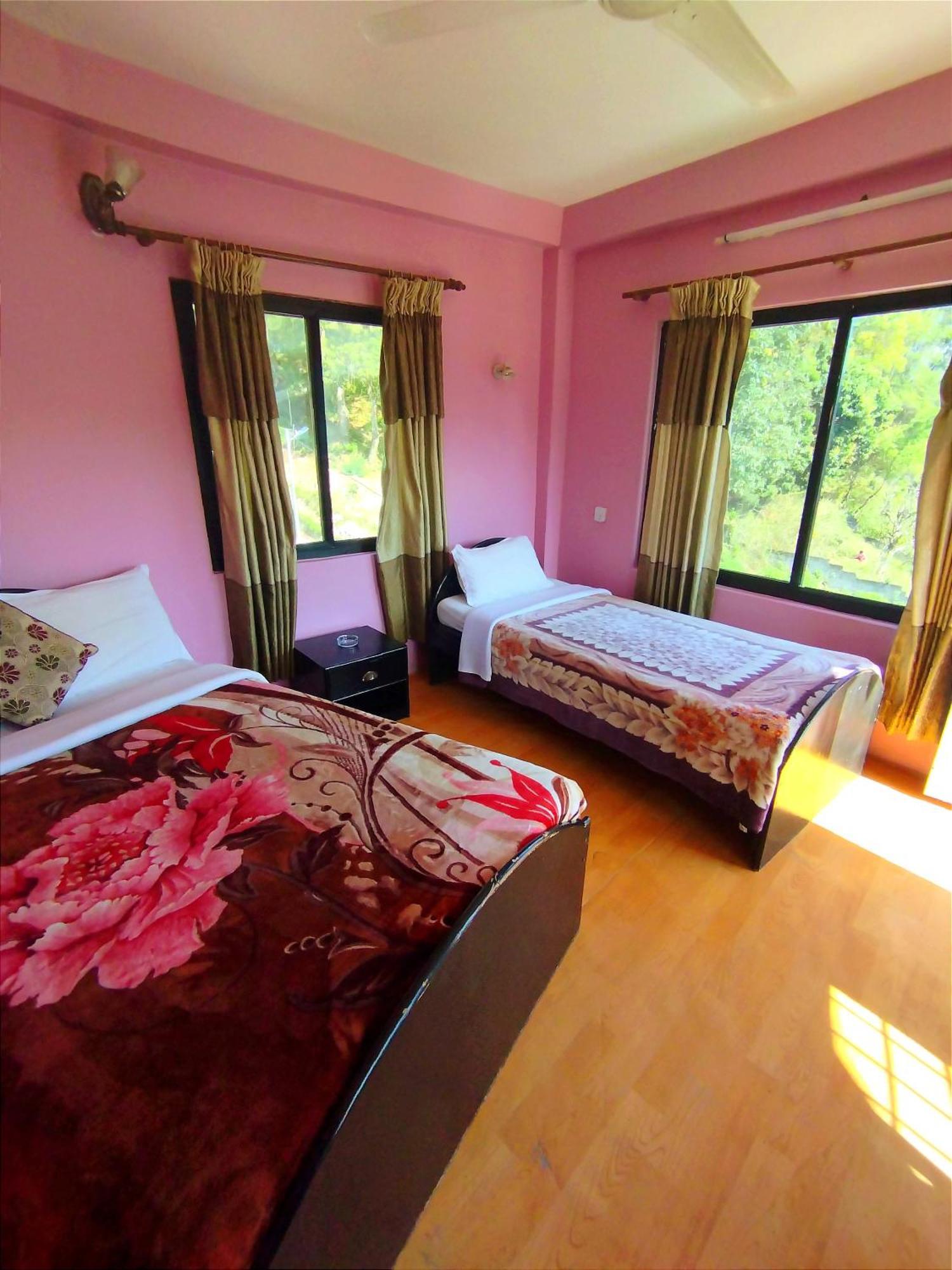 Hotel Santana Pokhara Habitación foto