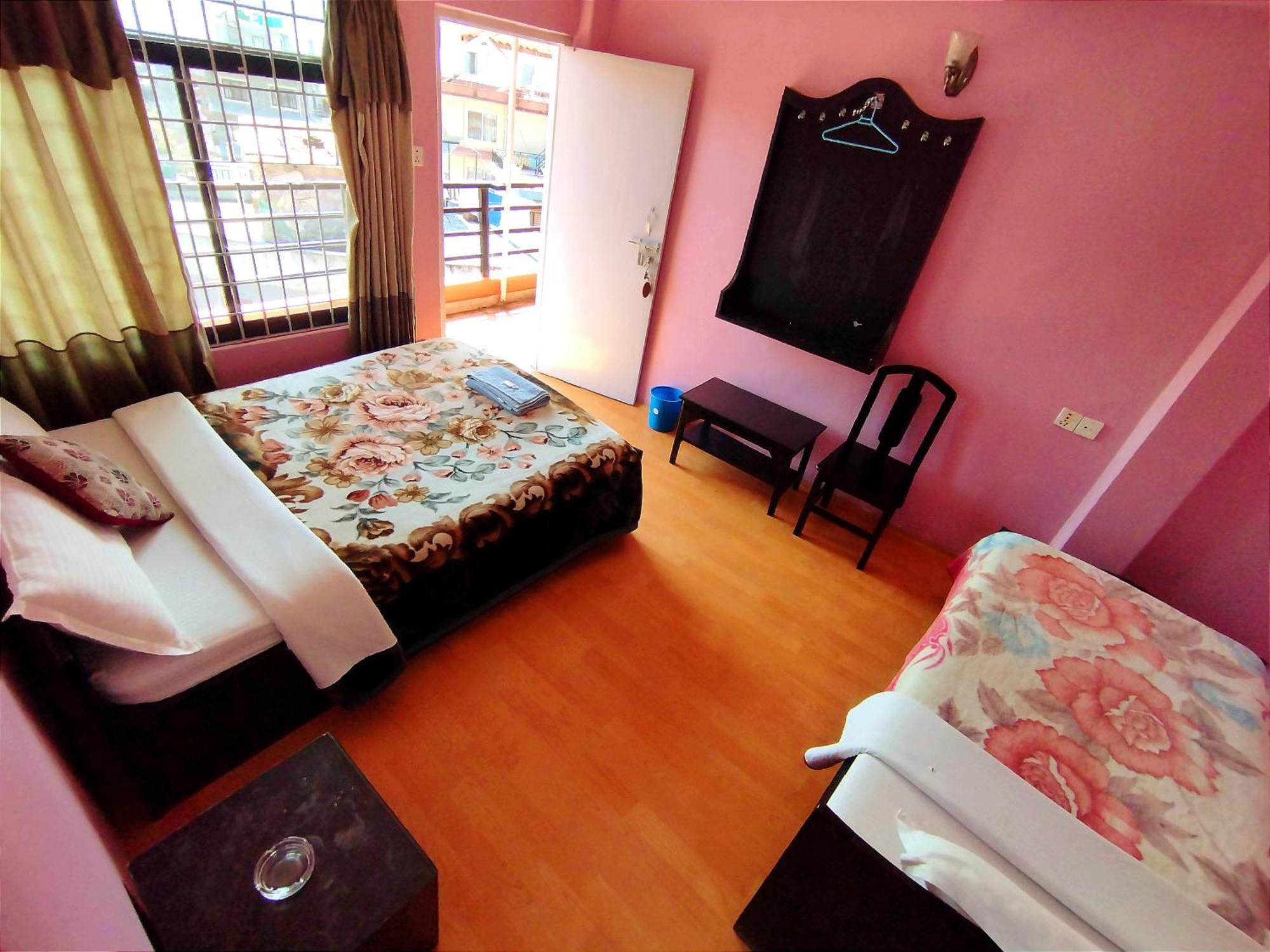 Hotel Santana Pokhara Habitación foto