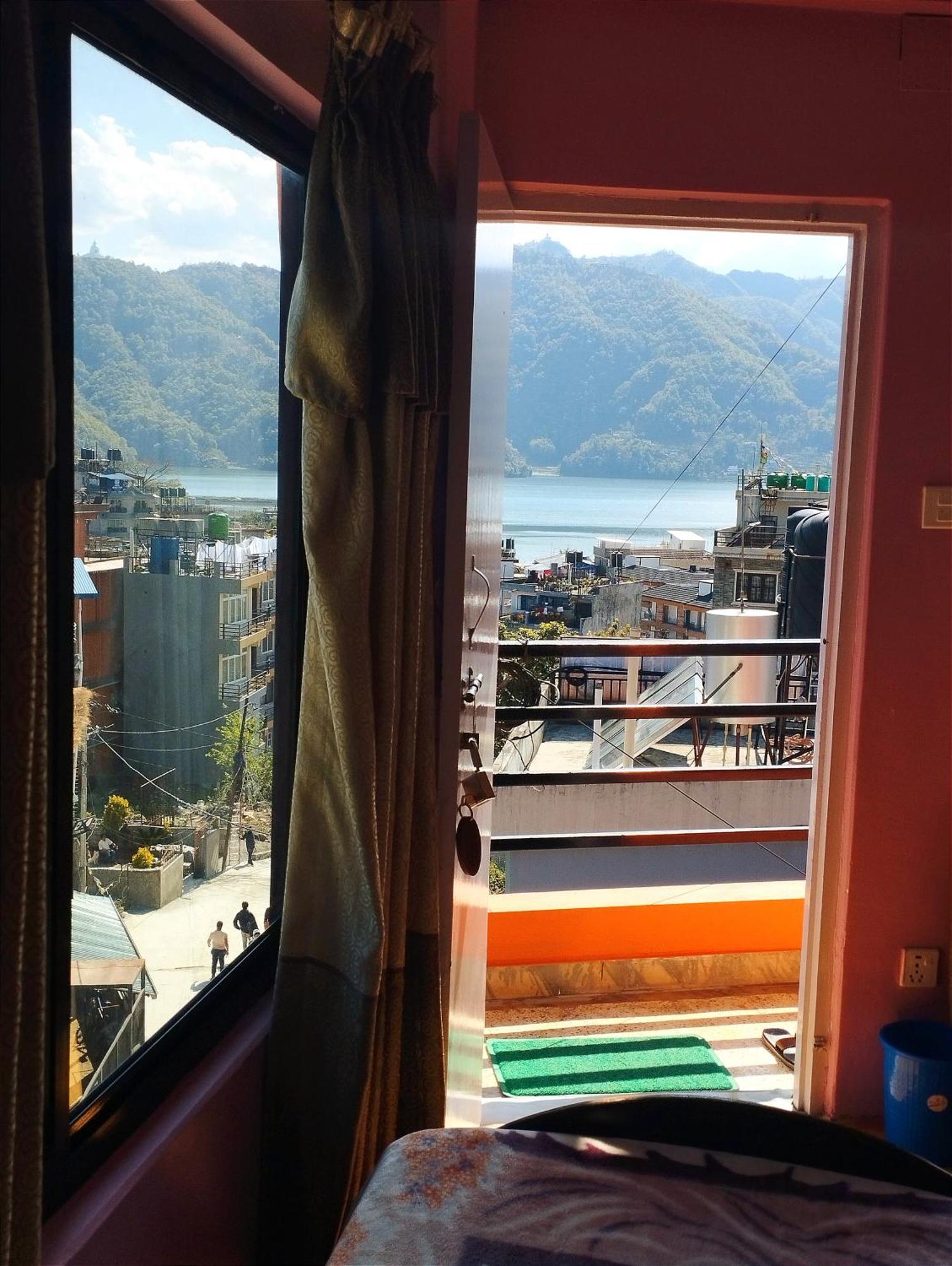 Hotel Santana Pokhara Habitación foto