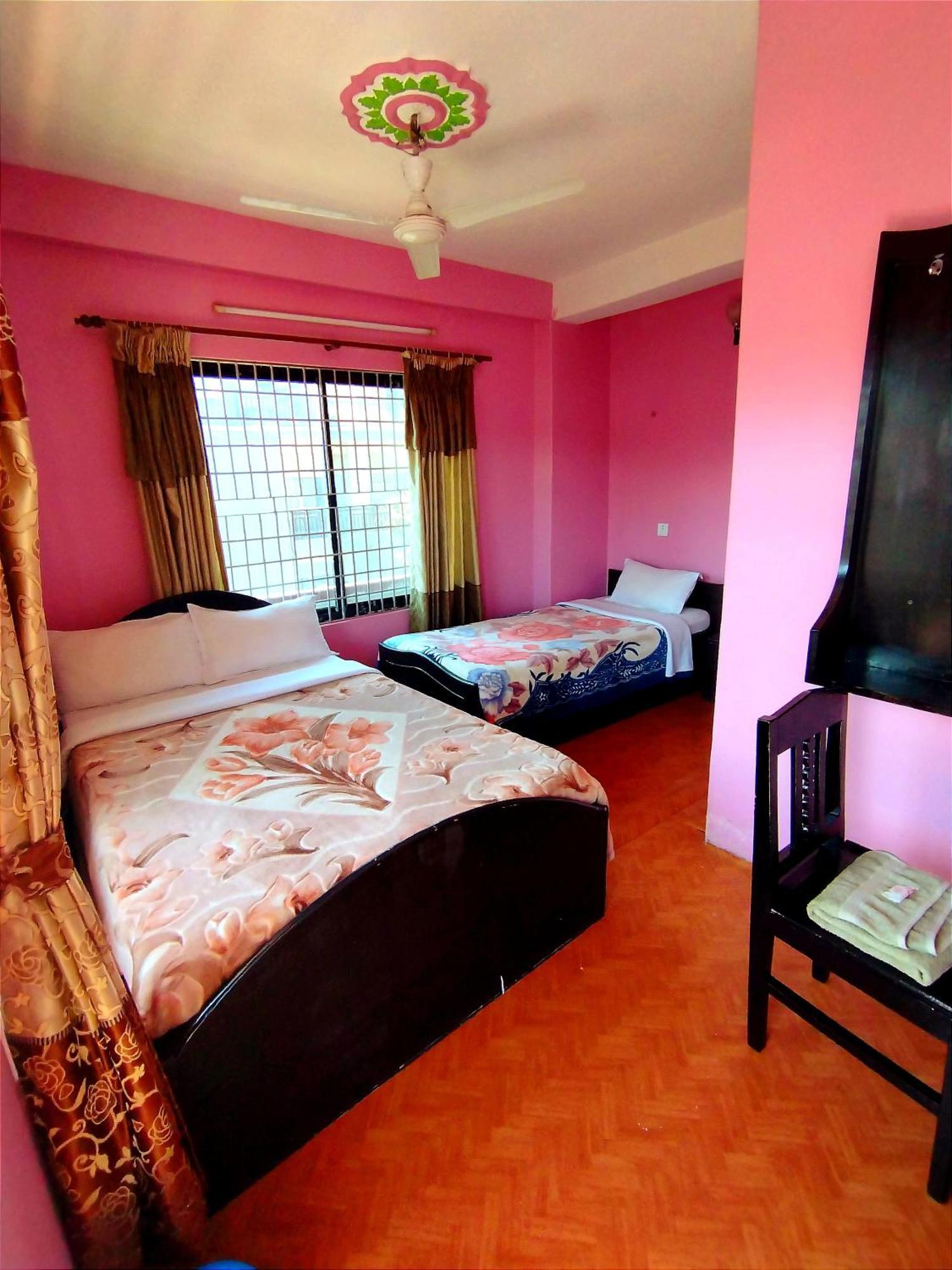 Hotel Santana Pokhara Habitación foto