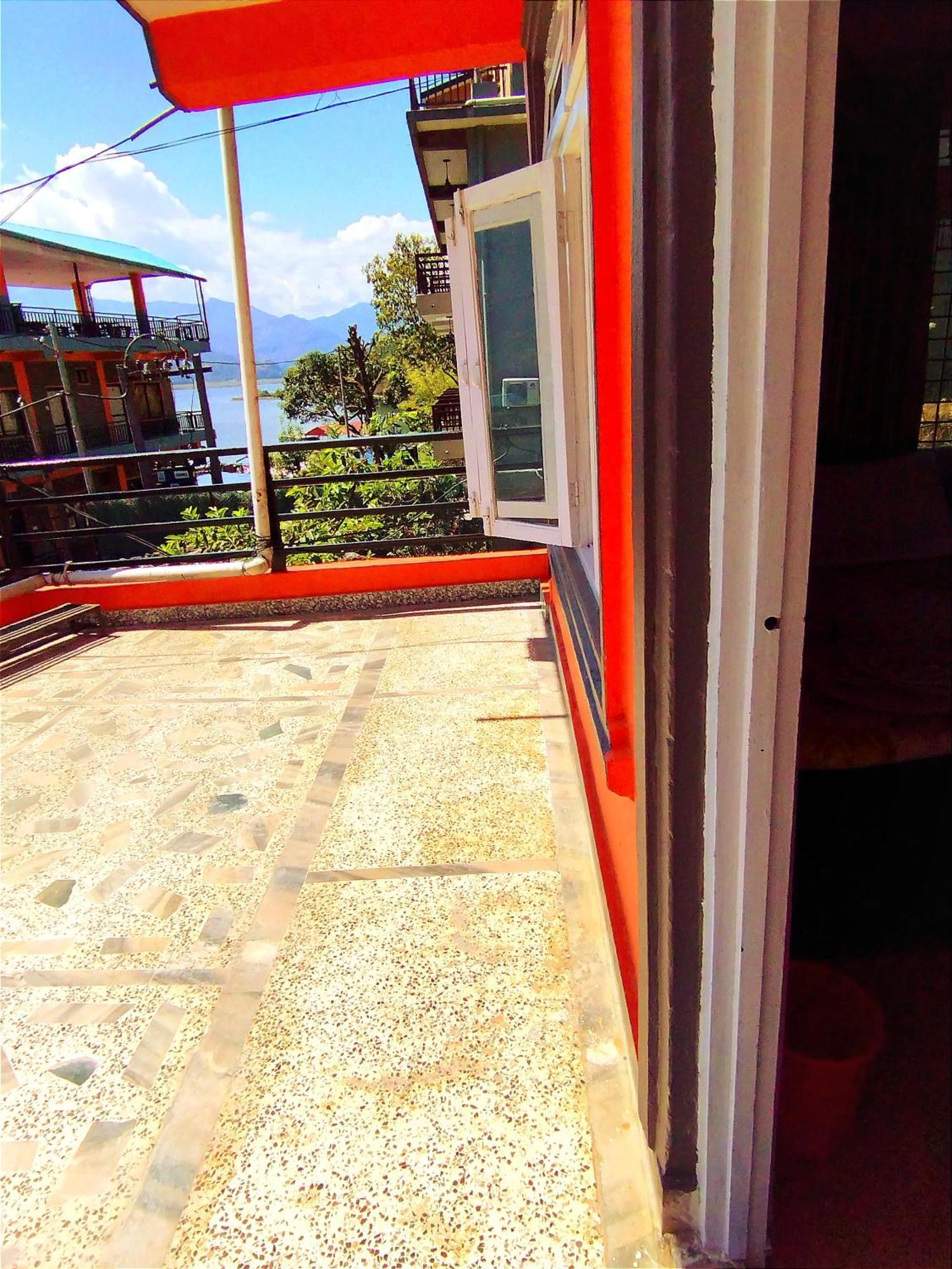 Hotel Santana Pokhara Habitación foto