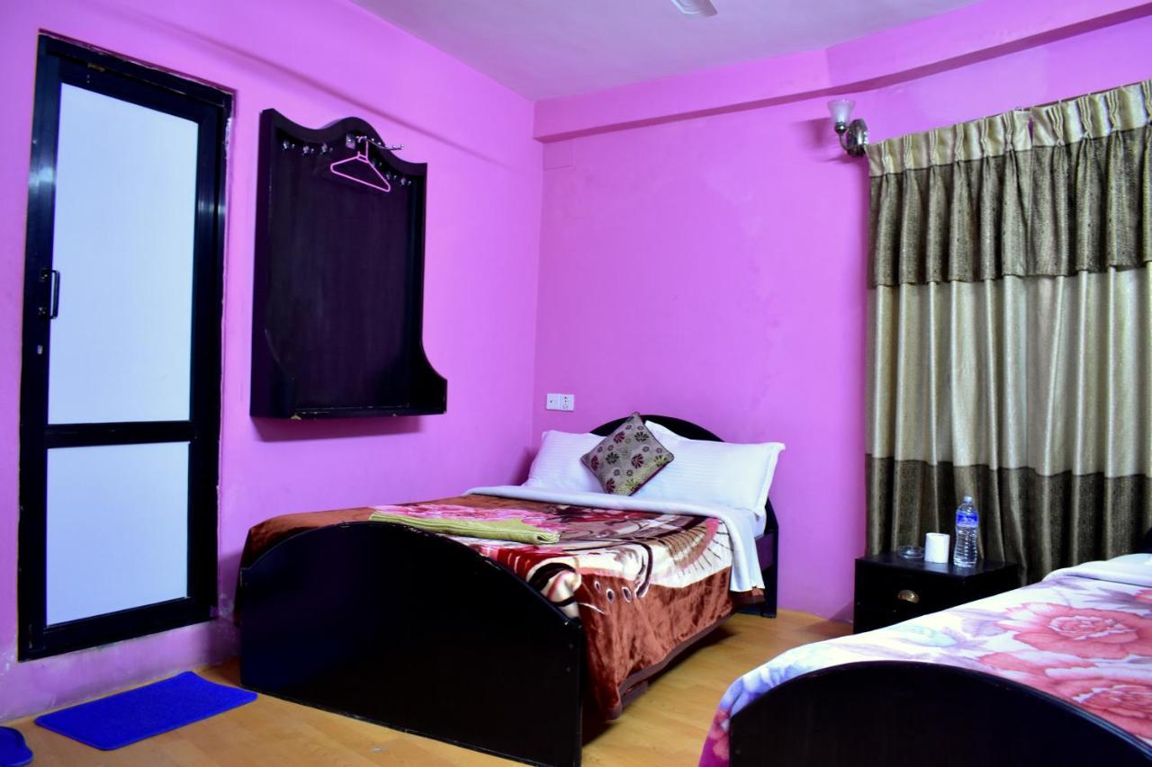 Hotel Santana Pokhara Exterior foto